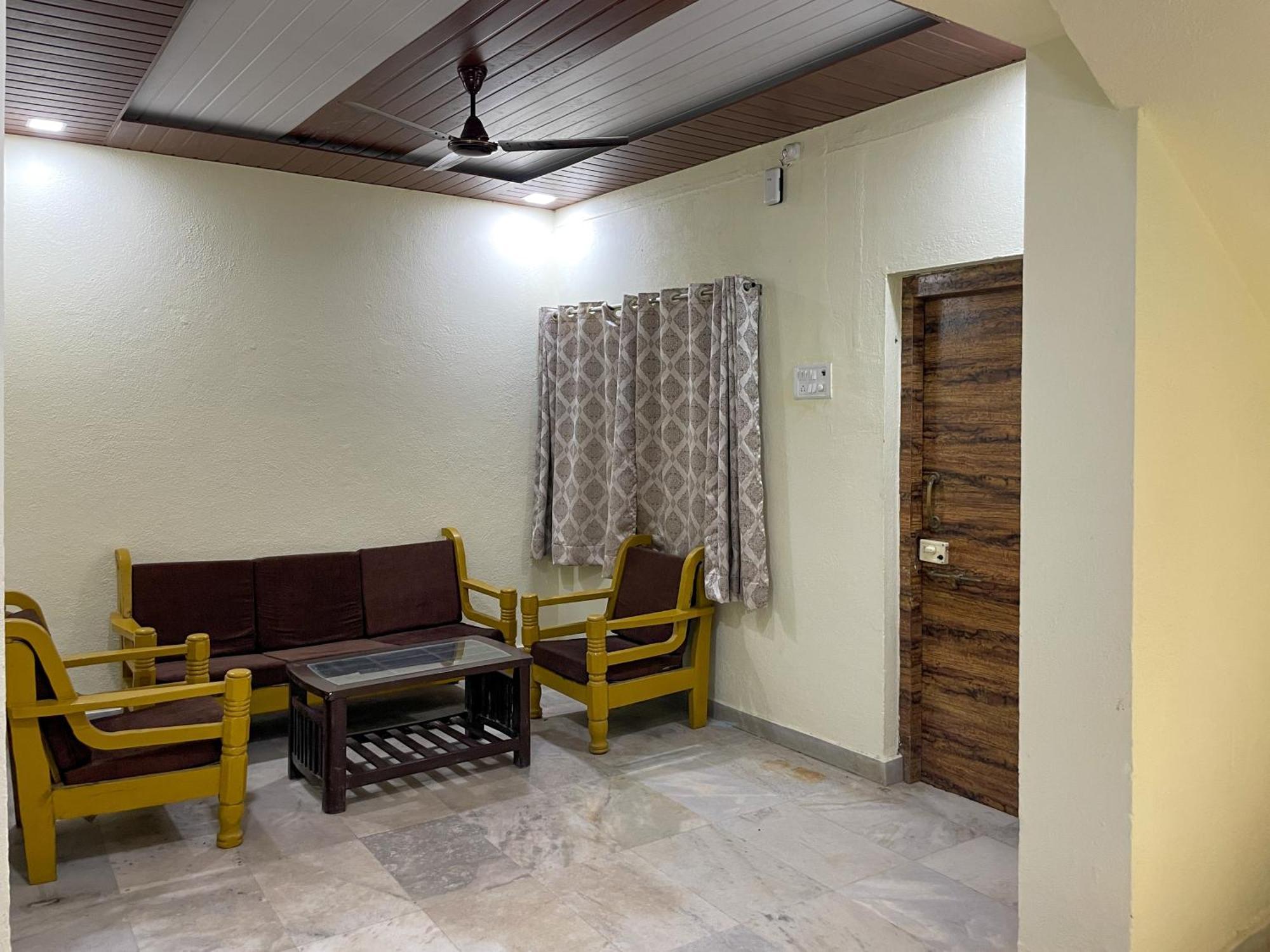 Zars Villa, Lonavala Eksteriør billede